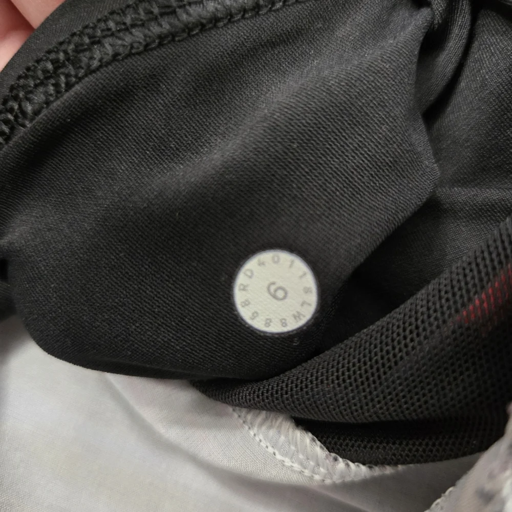 LULULEMON Play Off The Pleats Skirt |‎ 6